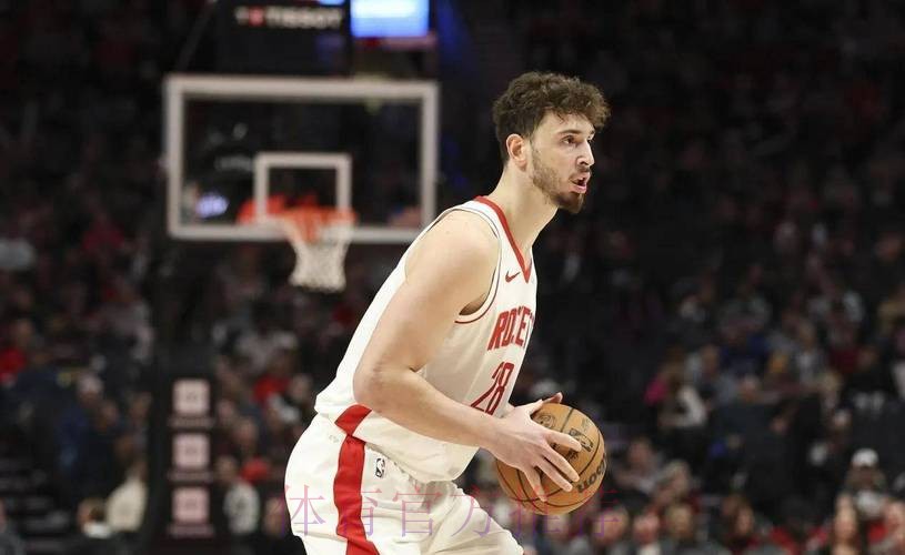 申京突破被切球失误出界,火箭还剩3分钟落后国王10分 申京突破被切球失误出界,火箭还剩3分钟落后国王10分